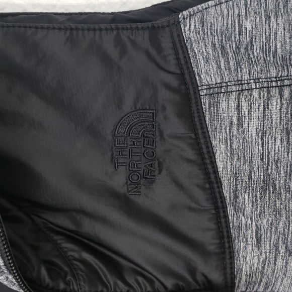 The north face vest girl's size medium 10/12 black and gray - Picture 3 of 9